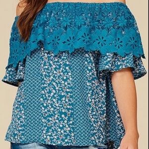 Listicle‎ off the Shoulder Blouse. Size Medium.